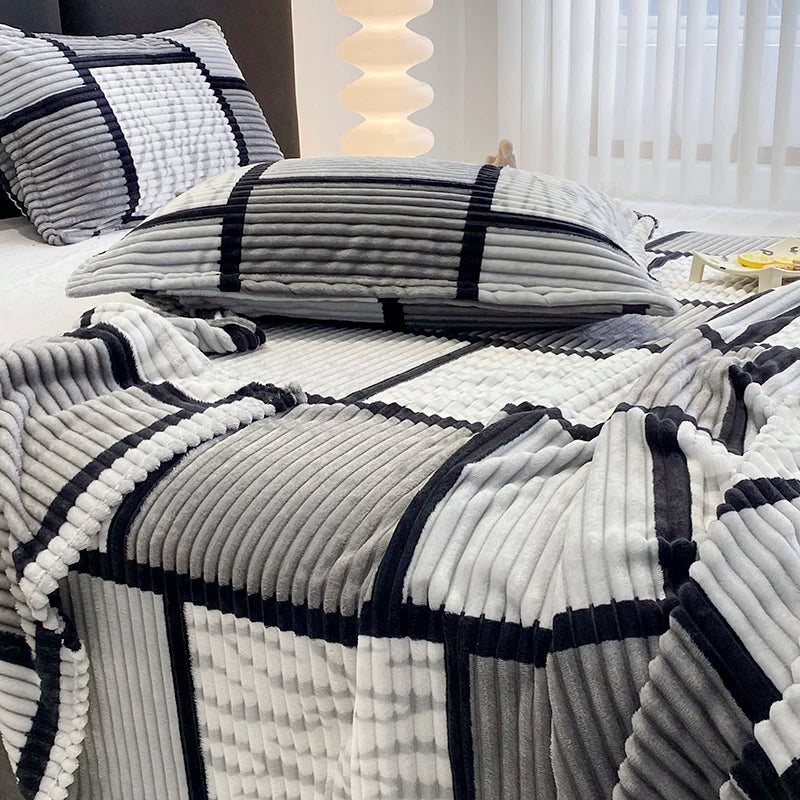 Soft Plush Plaid Throw Blanket All Season Multifunctional for Sofa Bed Office Travel Camping Napping, Ideal Christmas Gift