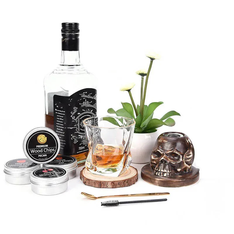 Skull-Shaped Ceramic Cocktail Smoking Kit–4-Flavor Wood Chips Set for Whiskey & Craft Cocktails, Unique Gift for Bar Enthusiasts.
