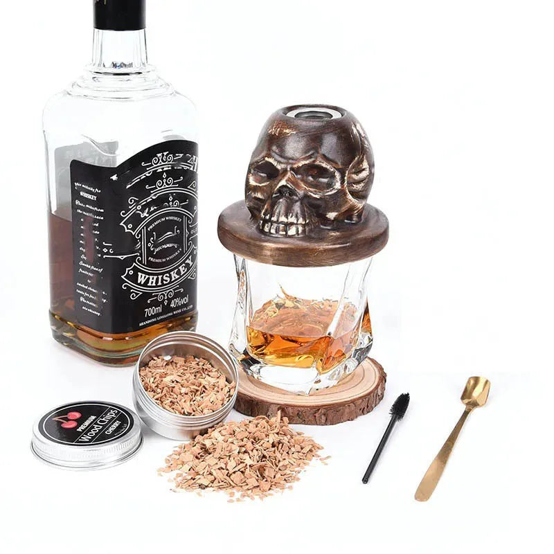 Skull-Shaped Ceramic Cocktail Smoking Kit–4-Flavor Wood Chips Set for Whiskey & Craft Cocktails, Unique Gift for Bar Enthusiasts.