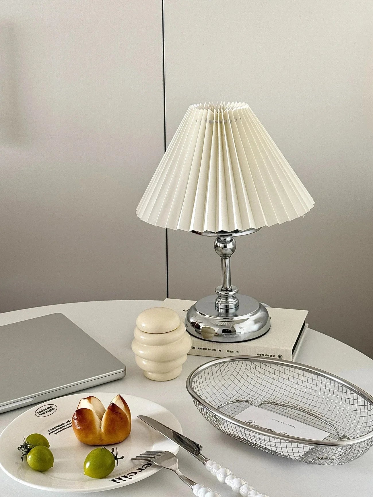 Tri color warm desk lamp, bedroom bedside lamp, American retro warm French Bauhaus decorative lamp