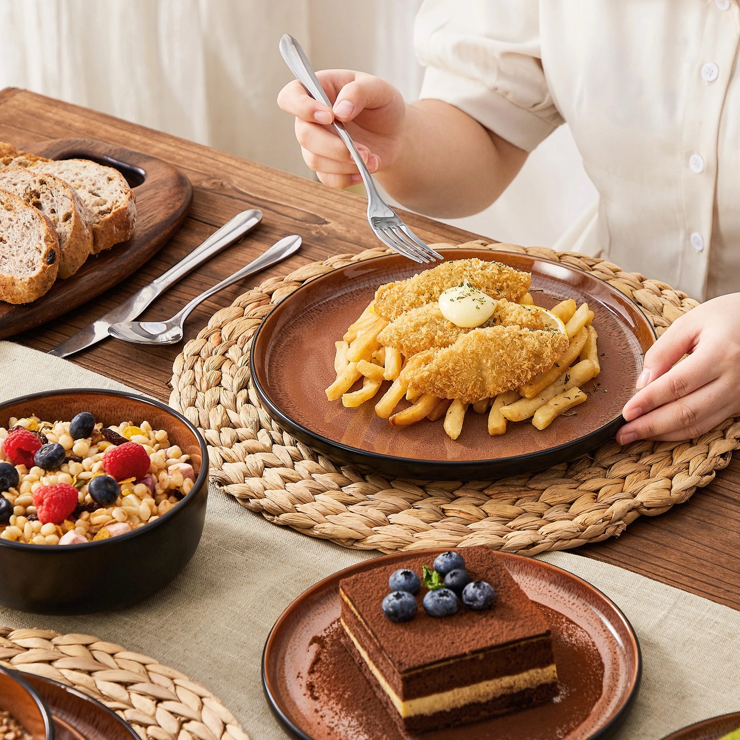 vancasso AMBER 12/16 Piece Ceramic Dinnerware Set Matte Black Stoneware Plats Set with 4/6 pcs Dinner Plate/Dessert/Bowl/Soup