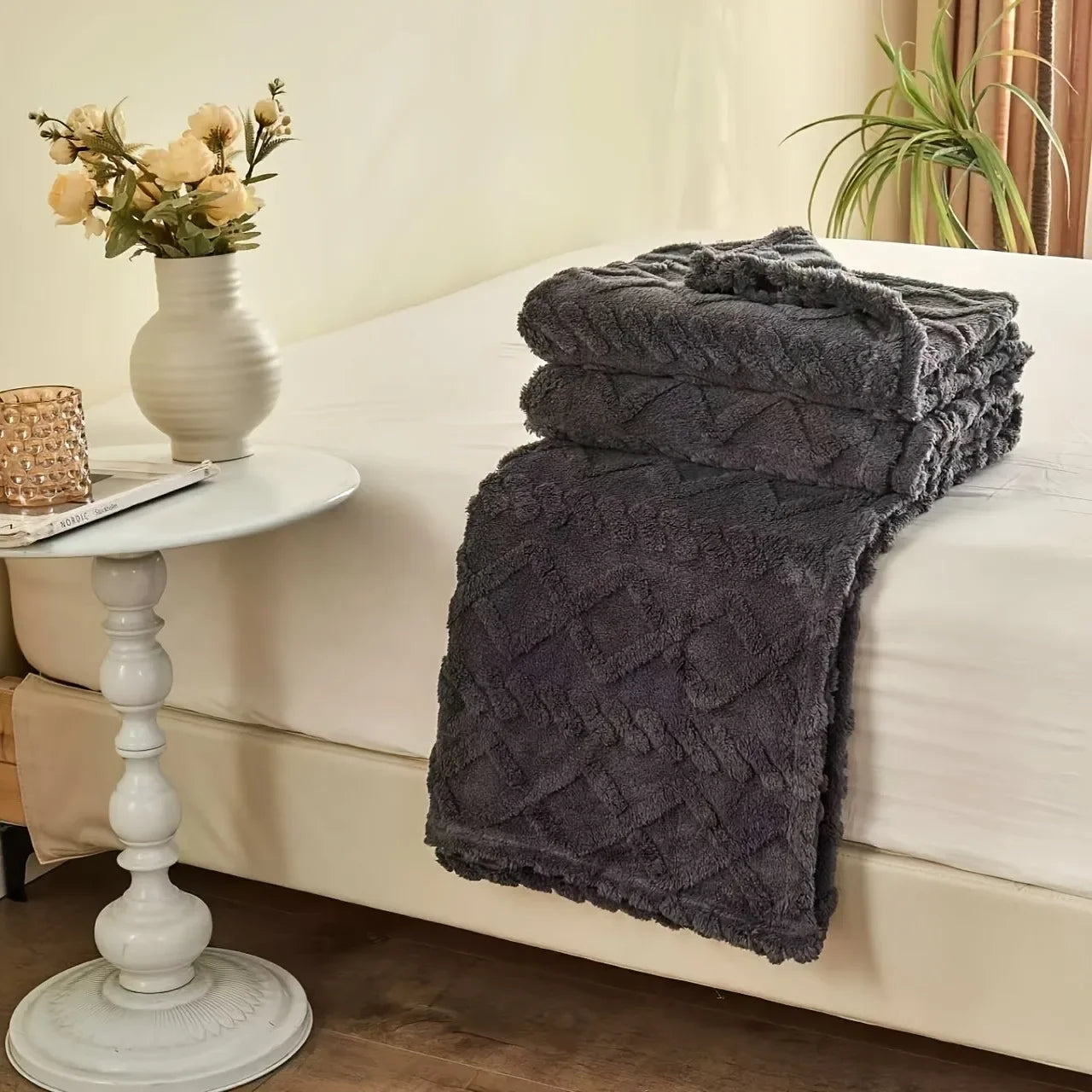 Lamb Fleece Blanket Comfortable Soft Plush Thick Warm Blanket Soft Warm Plush Air Conditioning Blanket Flannel Throw Blanket