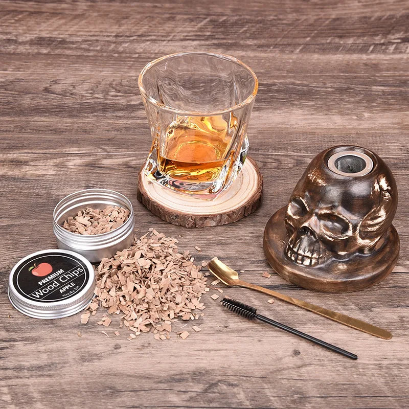 Skull-Shaped Ceramic Cocktail Smoking Kit–4-Flavor Wood Chips Set for Whiskey & Craft Cocktails, Unique Gift for Bar Enthusiasts.