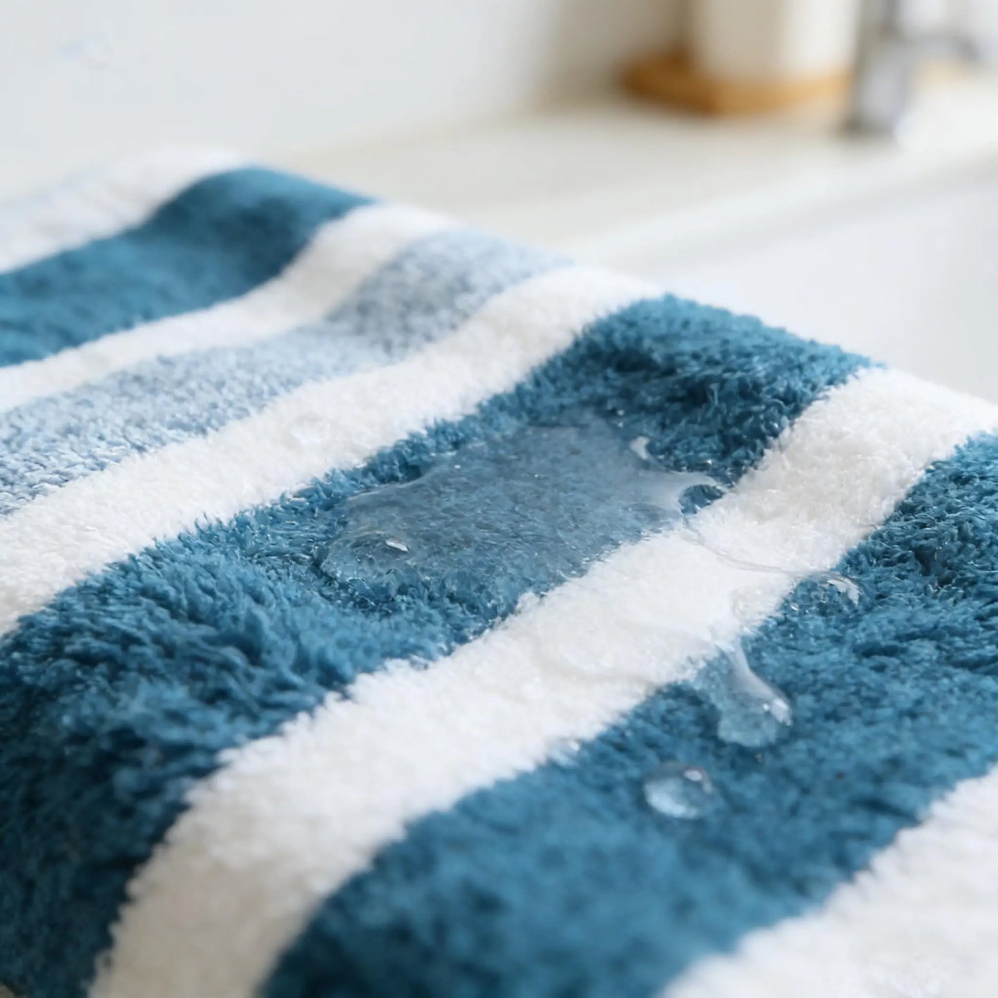 18pcs Luxury Bath Towels Set - Quick-Dry Highly Absorbent Plush Soft Coral Fleece-like Texture, Multi-Size Family Bathroom Towels with Hanging Loops (30x30cm, 70x140cm) for Home, Hotel & Spa - Navy & Striped Design, Durable &