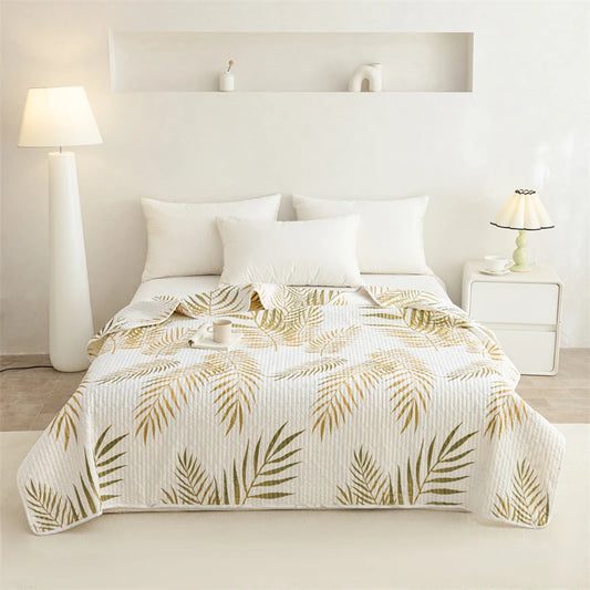 Watercolor Palm Leaf Quilted Bed Cover, 1 Piece, Soft Skin-Friendly All Season Bedspread,  Decorative Coverlet  for Bedroom