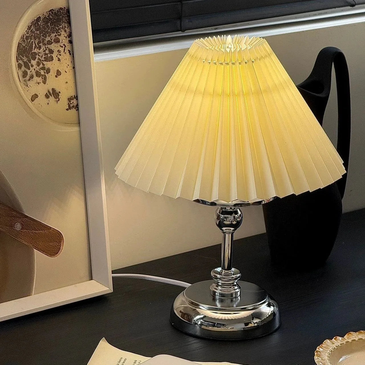 Tri color warm desk lamp, bedroom bedside lamp, American retro warm French Bauhaus decorative lamp